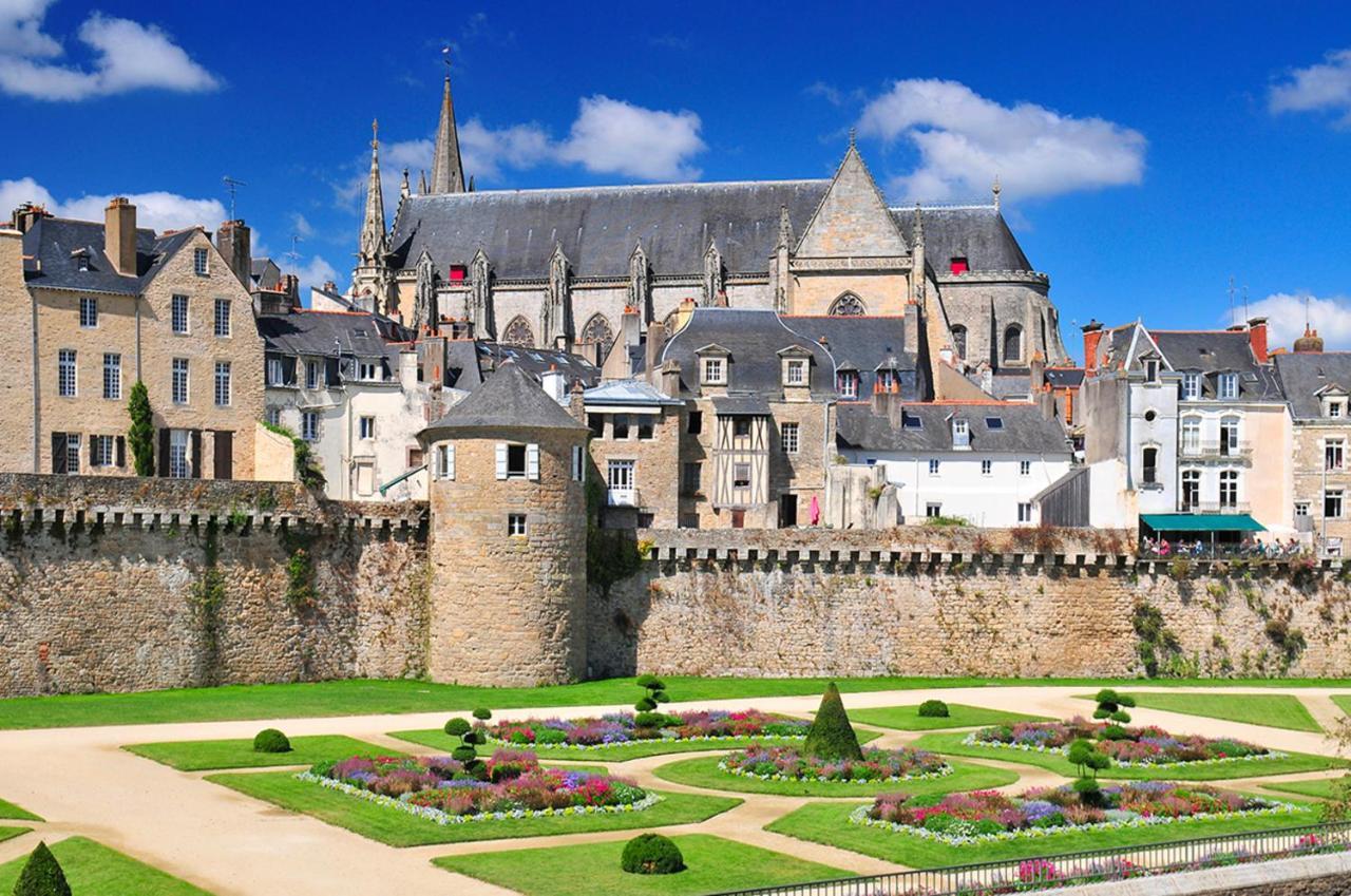 Appartamento Studio Tout Confort Avec Vue Cathedrale A St Patern Vannes-Centre Esterno foto